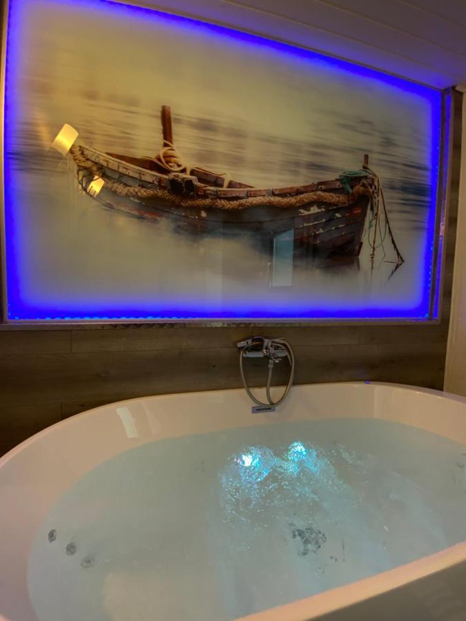 Gleis 2, Waggon Mit Ofen, Optional Mit Whirlpool Und Sauna Dahlem  Εξωτερικό φωτογραφία